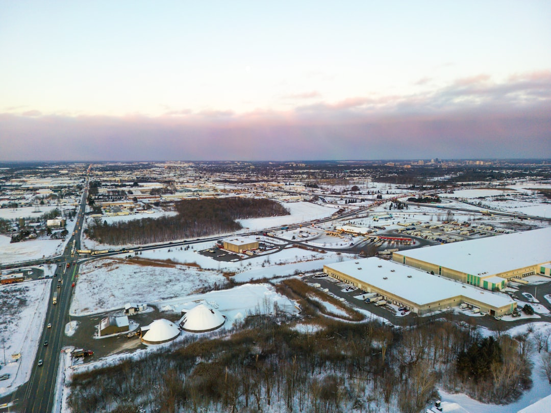 Vista aérea de un complejo logístico